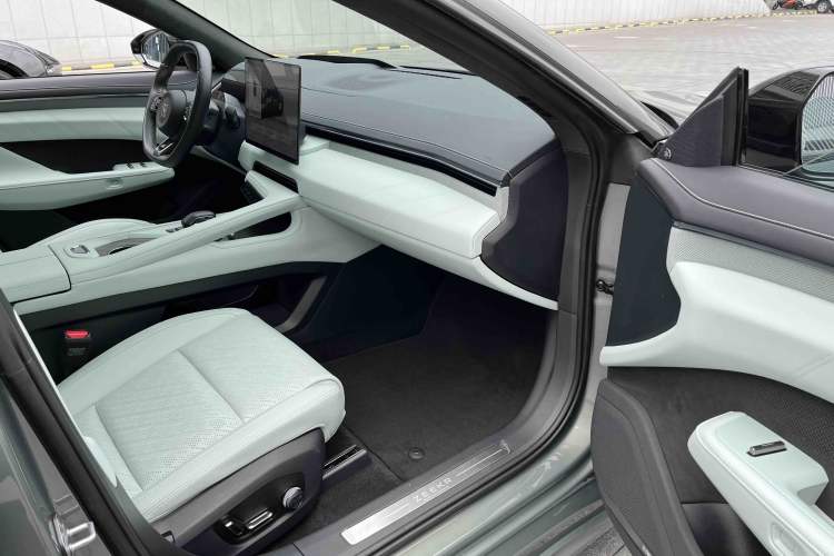 Used Zeekr 001 2024 WE Edition 100 kWh Rear-Drive Interior 2