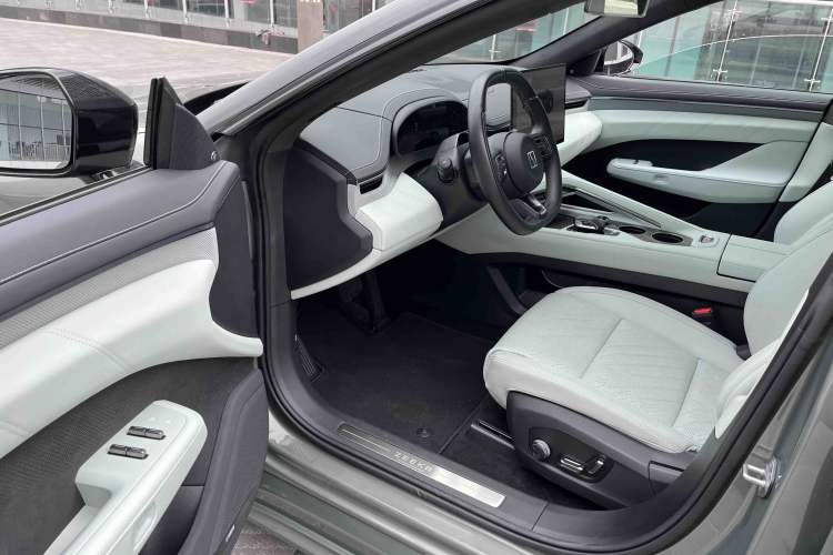 Used Zeekr 001 2024 WE Edition 100 kWh Rear-Drive Interior 4