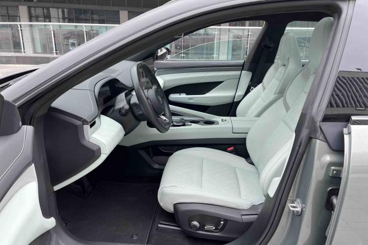 Used Zeekr 001 2024 WE Edition 100 kWh Rear-Drive Interior 5