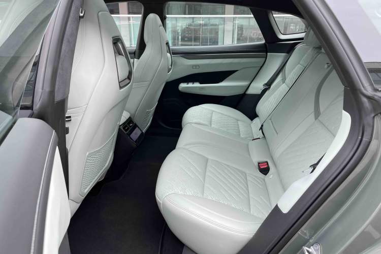 Used Zeekr 001 2024 WE Edition 100 kWh Rear-Drive Interior 8