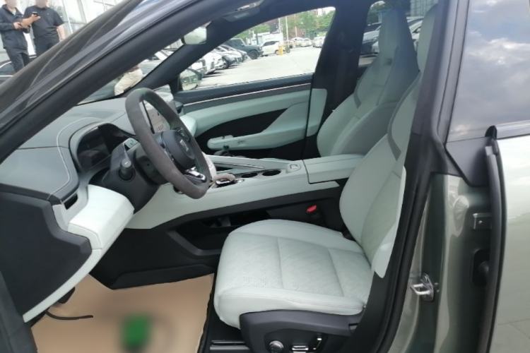 Used Zeekr 001 2024 YOU Edition 100 kWh All-Wheel Drive Left Front Seat