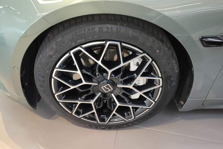 Used Zeekr 001 2024 ME Edition 100 kWh All-Wheel Drive Left Front Wheel Hub