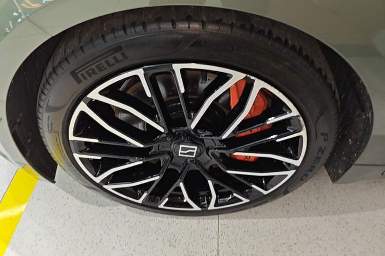 Used Zeekr 001 2024 YOU Edition 100 kWh All-Wheel Drive Left Front Wheel Hub