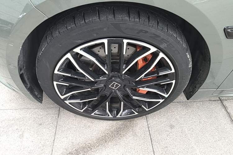 Used Zeekr 001 2024 YOU Edition 100 kWh All-Wheel Drive Left Front Wheel Hub