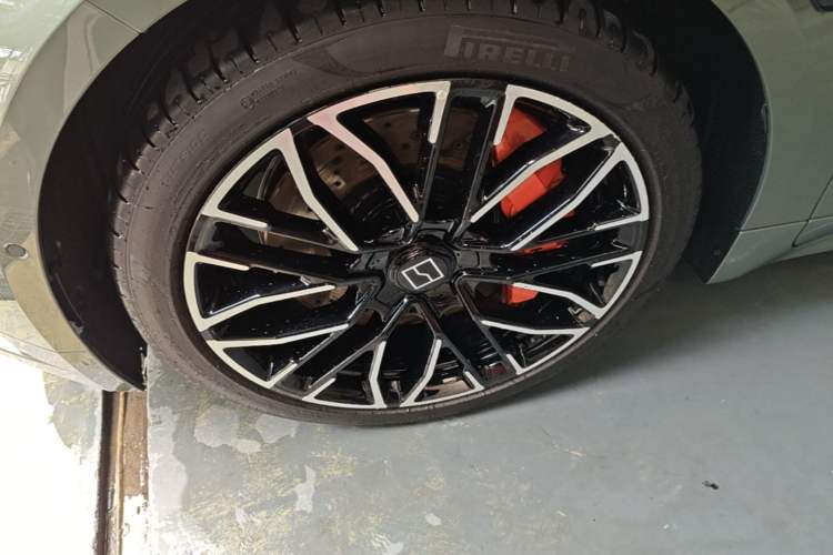 Used Zeekr 001 2024 YOU Edition 100 kWh All-Wheel Drive Left Front Wheel Hub