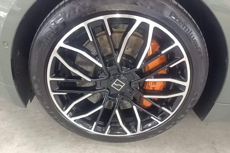 Used Zeekr 001 2024 YOU Edition 100 kWh All-Wheel Drive Left Front Wheel Hub