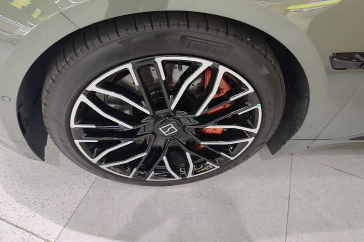 Used Zeekr 001 2024 YOU Edition 100 kWh All-Wheel Drive Left Front Wheel Hub