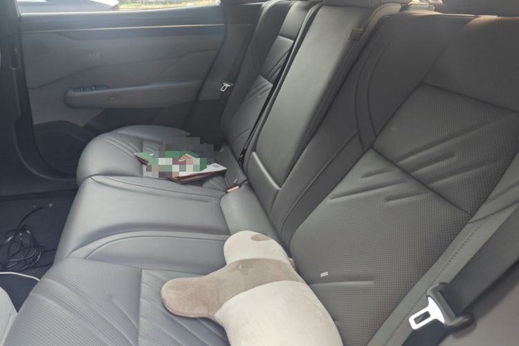Used Zeekr 001 2024 WE Edition 100 kWh Rear-Drive Left Rear Seat