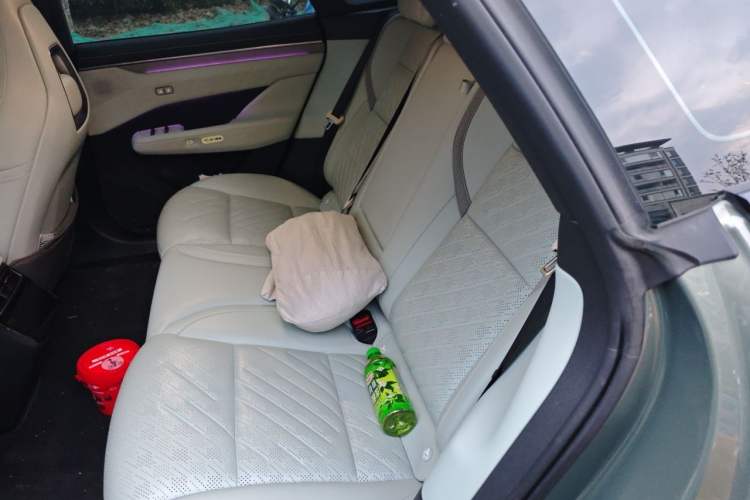 Used Zeekr 001 2024 WE Edition 95 kWh All-Wheel Drive Left Rear Seat