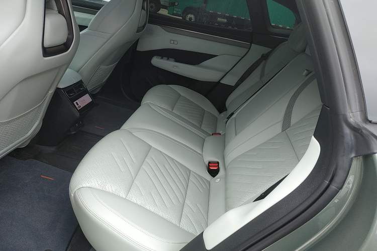 Used Zeekr 001 2024 YOU Edition 100 kWh All-Wheel Drive Left Rear Seat