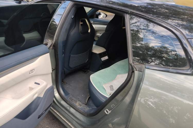 Used Zeekr 001 2024 WE Edition 100 kWh Rear-Drive Left Rear Seat