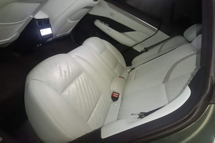 Used Zeekr 001 2024 YOU Edition 100 kWh All-Wheel Drive Left Rear Seat