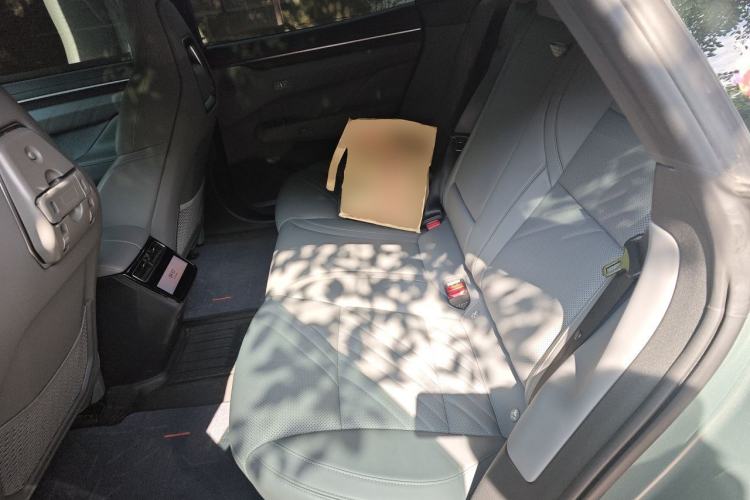 Used Zeekr 001 2024 WE Edition 95 kWh All-Wheel Drive Left Rear Seat