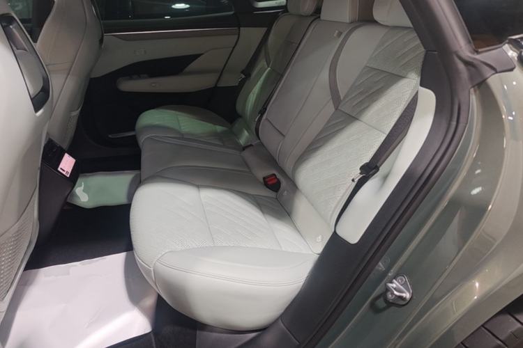 Used Zeekr 001 2024 YOU Edition 100 kWh All-Wheel Drive Left Rear Seat