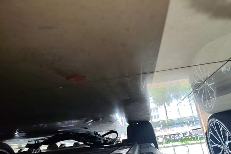 Used Zeekr 001 2024 WE Edition 100 kWh Rear-Drive Left Side Sill