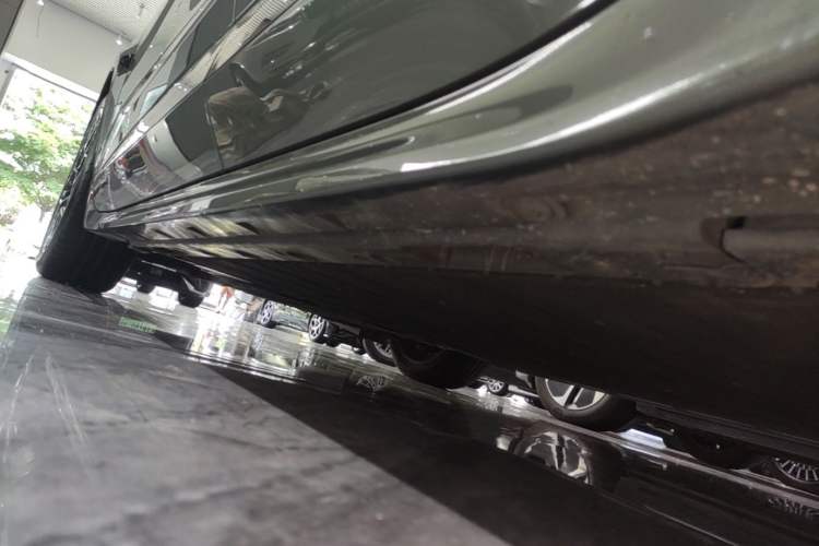 Used Zeekr 001 2024 WE Edition 100 kWh Rear-Drive Left Side Sill