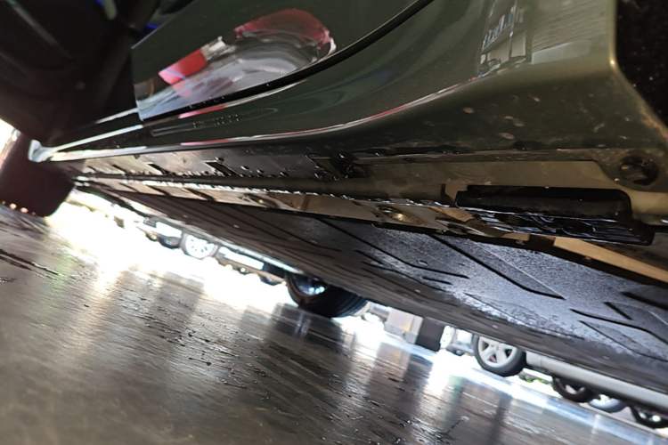Used Zeekr 001 2024 YOU Edition 100 kWh All-Wheel Drive Left Side Sill