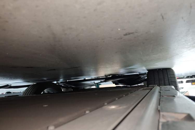 Used Zeekr 001 2024 YOU Edition 100 kWh All-Wheel Drive Left Side Sill