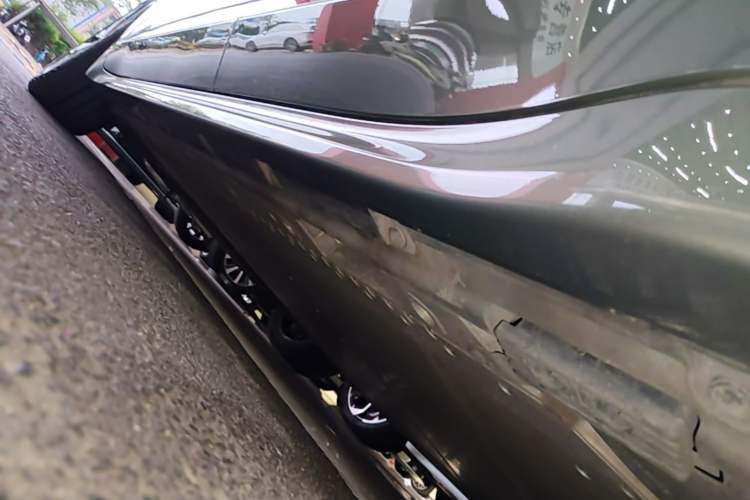 Used Zeekr 001 2024 WE Edition 95 kWh All-Wheel Drive Left Side Sill