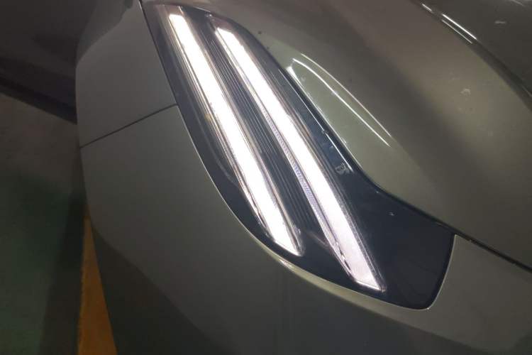 Used Zeekr 001 2024 WE Edition 95 kWh All-Wheel Drive Right Front Headlight
