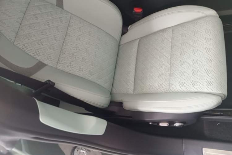 Used Zeekr 001 2024 WE Edition 100 kWh Rear-Drive Right Front Seat