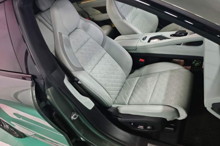 Used Zeekr 001 2024 ME Edition 100 kWh All-Wheel Drive Right Front Seat