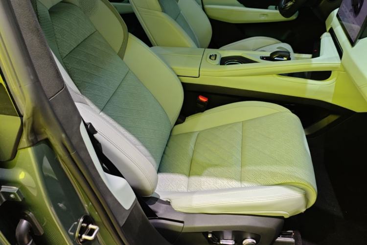Used Zeekr 001 2024 WE Edition 100 kWh Rear-Drive Right Front Seat