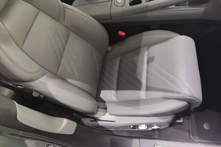 Used Zeekr 001 2024 WE Edition 100 kWh Rear-Drive Right Front Seat