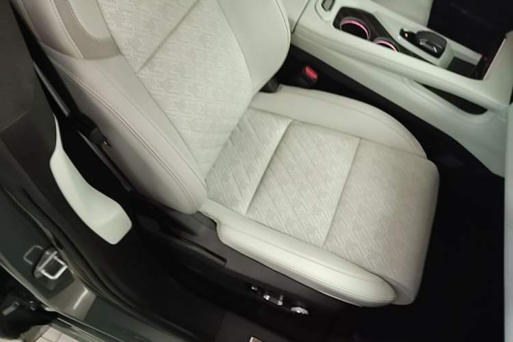 Used Zeekr 001 2024 WE Edition 95 kWh All-Wheel Drive Right Front Seat