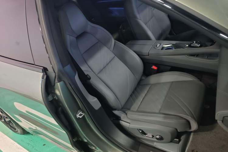 Used Zeekr 001 2024 WE Edition 95 kWh All-Wheel Drive Right Front Seat