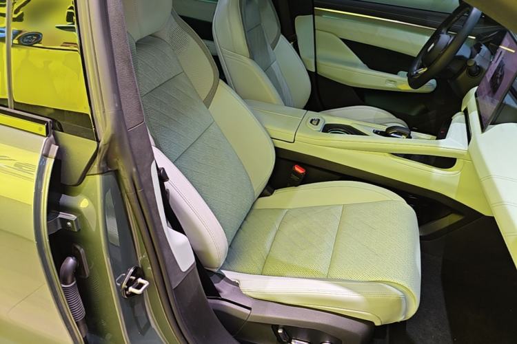 Used Zeekr 001 2024 WE Edition 100 kWh Rear-Drive Right Front Seat