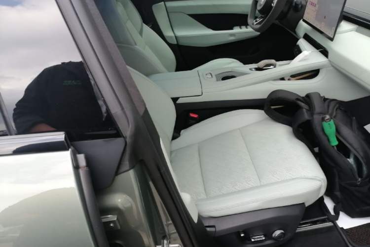 Used Zeekr 001 2024 YOU Edition 100 kWh All-Wheel Drive Right Front Seat