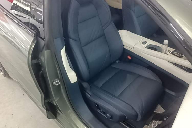Used Zeekr 001 2024 YOU Edition 100 kWh All-Wheel Drive Right Front Seat
