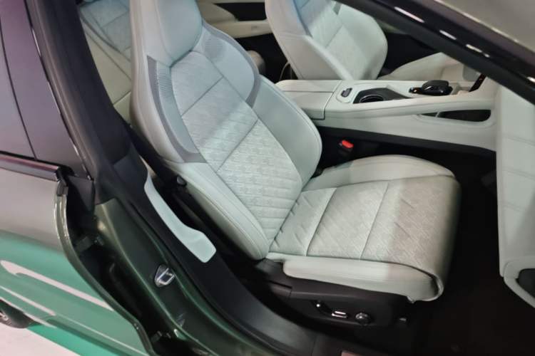 Used Zeekr 001 2024 WE Edition 100 kWh Rear-Drive Right Front Seat