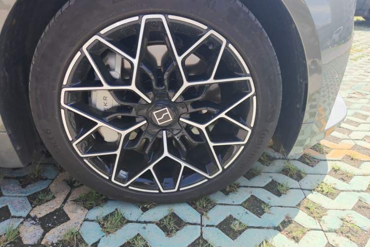 Used Zeekr 001 2024 ME Edition 100 kWh All-Wheel Drive Right Front Wheel Hub