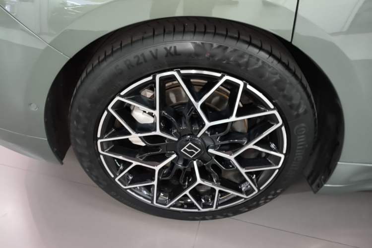 Used Zeekr 001 2024 ME Edition 100 kWh All-Wheel Drive Right Rear Wheel Hub