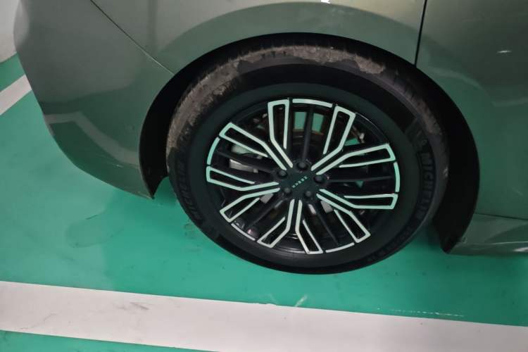 Used Zeekr 001 2024 ME Edition 100 kWh All-Wheel Drive Right Rear Wheel Hub