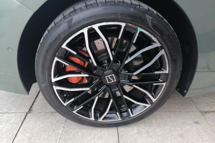 Used Zeekr 001 2024 YOU Edition 100 kWh All-Wheel Drive Right Rear Wheel Hub