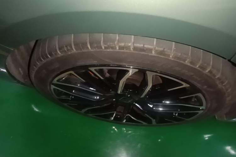 Used Zeekr 001 2024 YOU Edition 100 kWh All-Wheel Drive Right Rear Wheel Hub