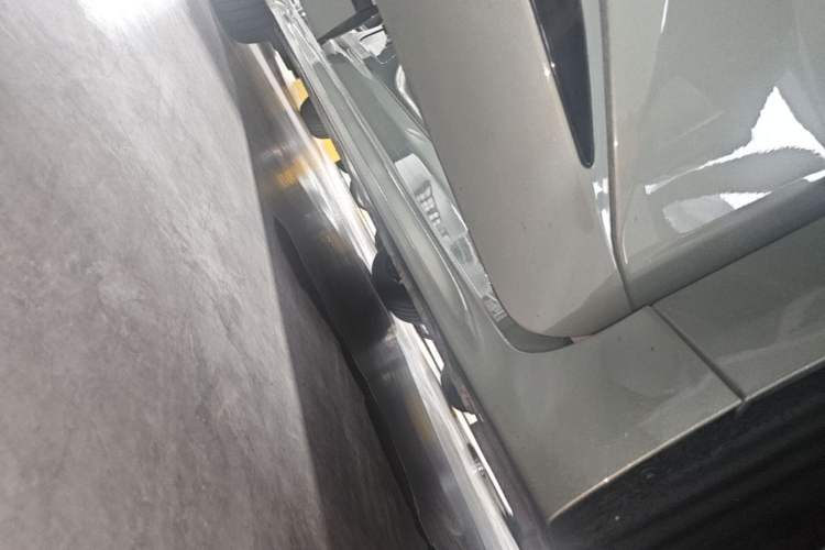Used Zeekr 001 2024 WE Edition 100 kWh Rear-Drive Right Side Sill