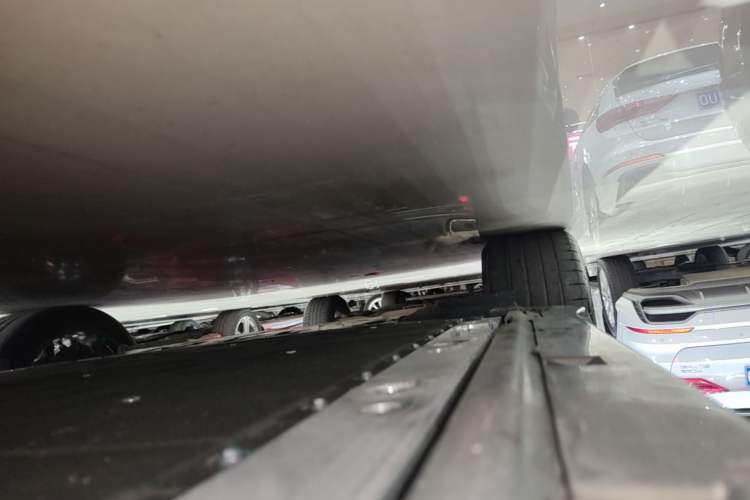 Used Zeekr 001 2024 WE Edition 100 kWh Rear-Drive Right Side Sill