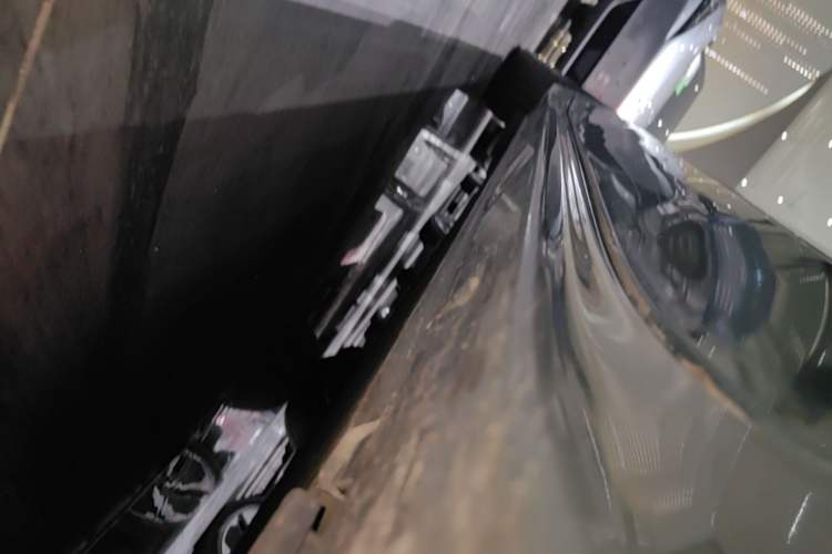 Used Zeekr 001 2024 WE Edition 100 kWh Rear-Drive Right Side Sill
