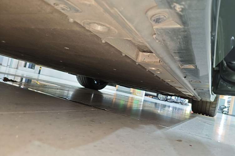Used Zeekr 001 2024 YOU Edition 100 kWh All-Wheel Drive Right Side Sill