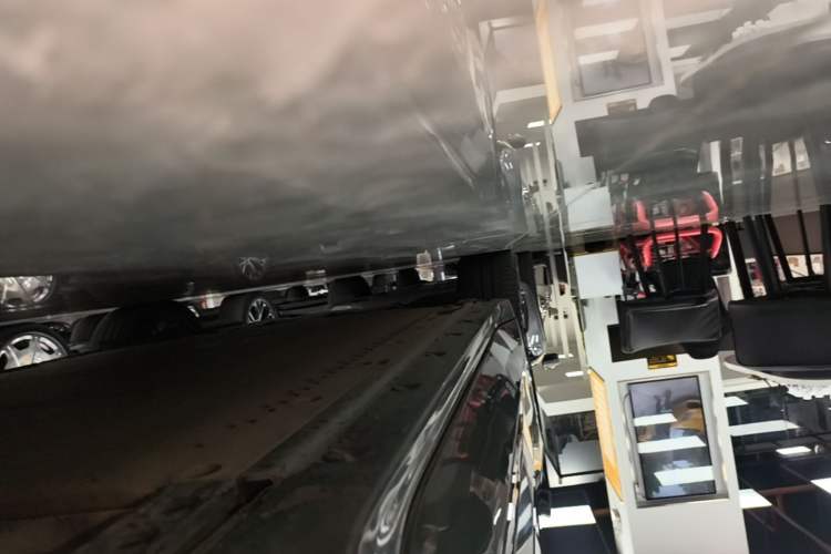 Used Zeekr 001 2024 WE Edition 95 kWh All-Wheel Drive Right Side Sill