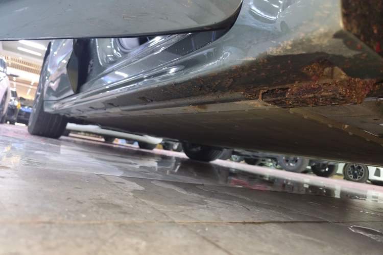 Used Zeekr 001 2024 WE Edition 100 kWh Rear-Drive Right Side Sill