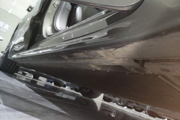 Used Zeekr 001 2024 WE Edition 100 kWh Rear-Drive Right Side Sill