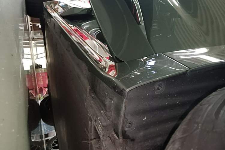 Used Zeekr 001 2024 WE Edition 95 kWh All-Wheel Drive Right Side Sill