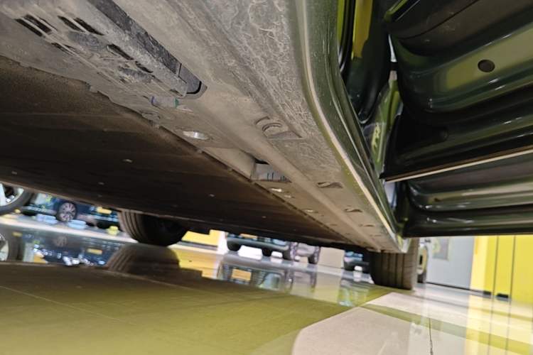 Used Zeekr 001 2024 WE Edition 100 kWh Rear-Drive Right Side Sill