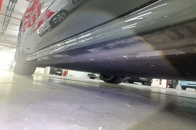 Used Zeekr 001 2024 YOU Edition 100 kWh All-Wheel Drive Right Side Sill