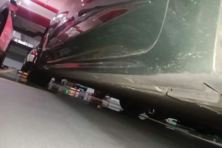 Used Zeekr 001 2024 YOU Edition 100 kWh All-Wheel Drive Right Side Sill
